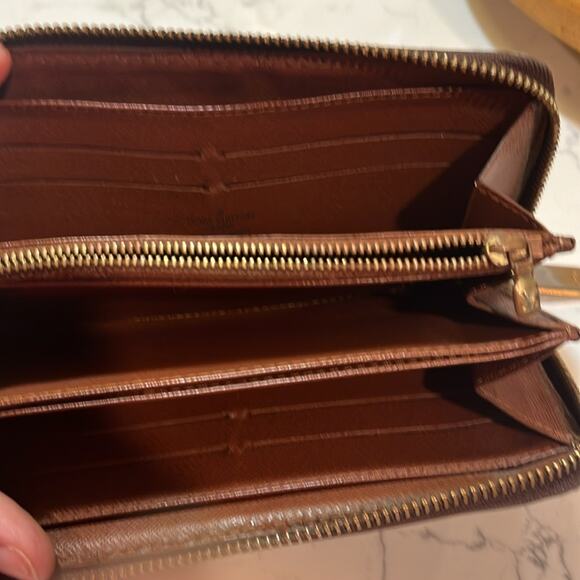 Louis Vuitton Mono Long Zipper Wallet- EUC - Picture 6 of 6